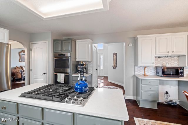 7710 Pilgrims Landing, Maumee, OH 43537