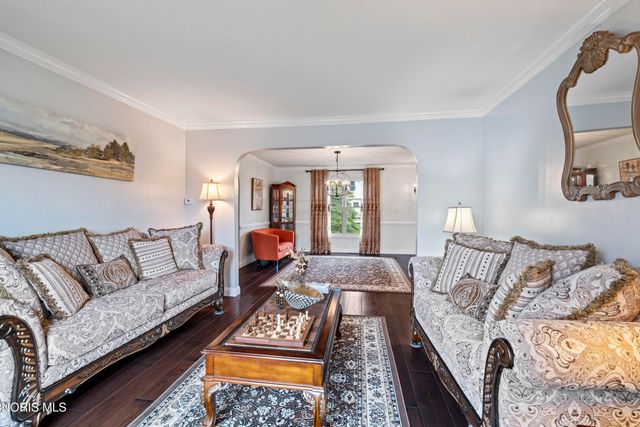 7710 Pilgrims Landing, Maumee, OH 43537