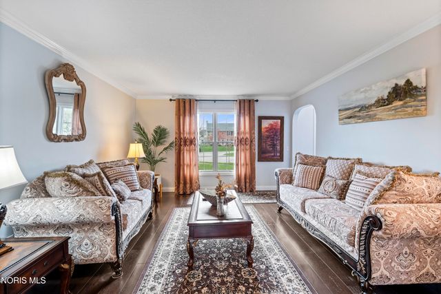 7710 Pilgrims Landing, Maumee, OH 43537