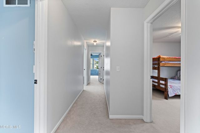 7710 Pilgrims Landing, Maumee, OH 43537