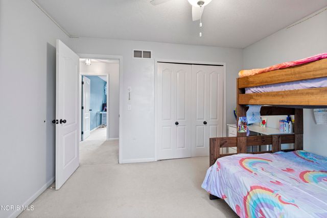 7710 Pilgrims Landing, Maumee, OH 43537