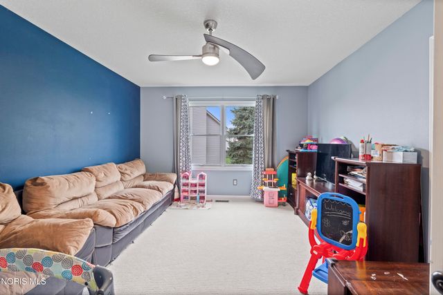 7710 Pilgrims Landing, Maumee, OH 43537