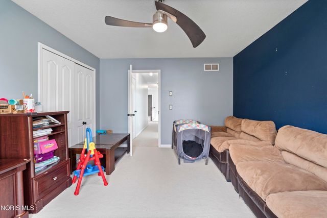 7710 Pilgrims Landing, Maumee, OH 43537