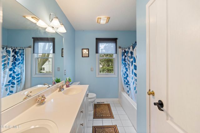 7710 Pilgrims Landing, Maumee, OH 43537