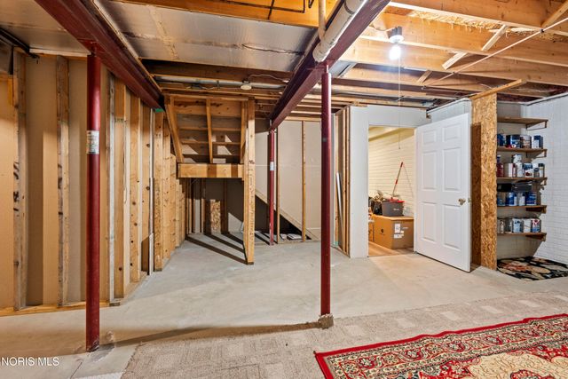 7710 Pilgrims Landing, Maumee, OH 43537