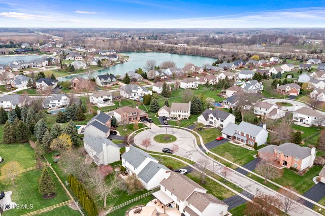 7710 Pilgrims Landing, Maumee, OH 43537