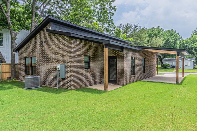 117 W Sears Street, Denison, TX 75021