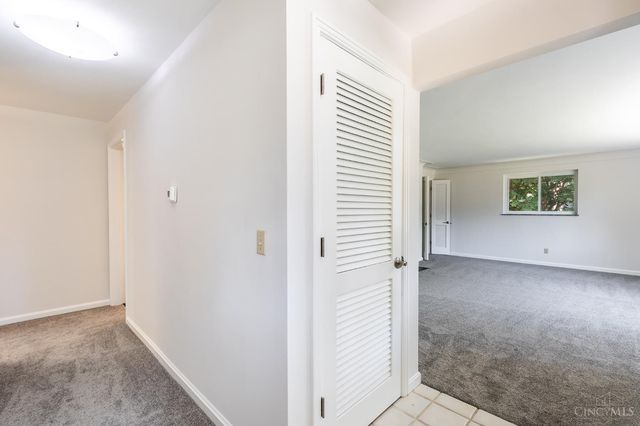 7172 Pfeiffer Road, Montgomery, OH 45242