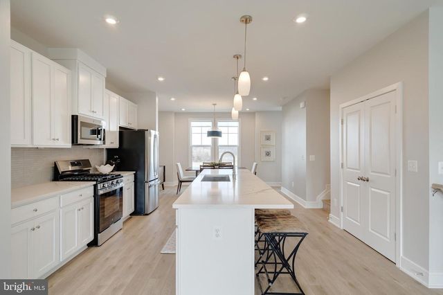 105 CHECKERSPOT, Lake Frederick, VA 22630