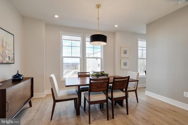 105 CHECKERSPOT, Lake Frederick, VA 22630