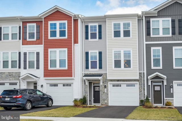 105 CHECKERSPOT, Lake Frederick, VA 22630