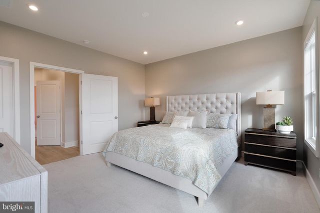 105 CHECKERSPOT, Lake Frederick, VA 22630