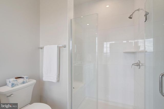 105 CHECKERSPOT, Lake Frederick, VA 22630