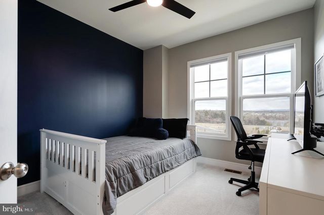 105 CHECKERSPOT, Lake Frederick, VA 22630