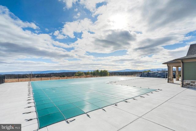 105 CHECKERSPOT, Lake Frederick, VA 22630