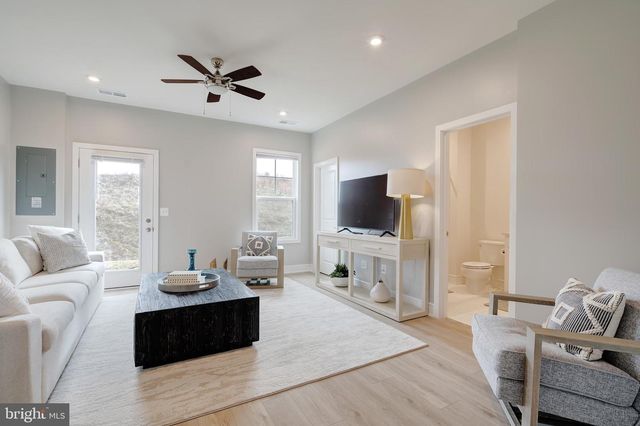 105 CHECKERSPOT, Lake Frederick, VA 22630