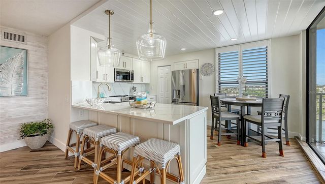 6294 BAHIA DEL MAR CIRCLE 804, St Petersburg, FL 33715