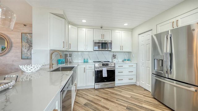 6294 BAHIA DEL MAR CIRCLE 804, St Petersburg, FL 33715