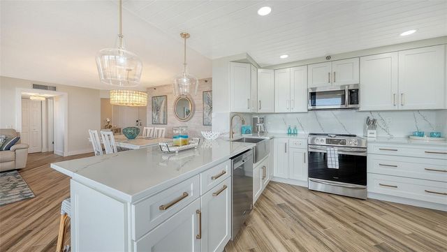 6294 BAHIA DEL MAR CIRCLE 804, St Petersburg, FL 33715