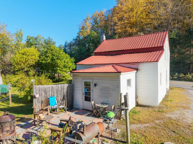 3242 State Highway 67, Fort Johnson, NY 12070