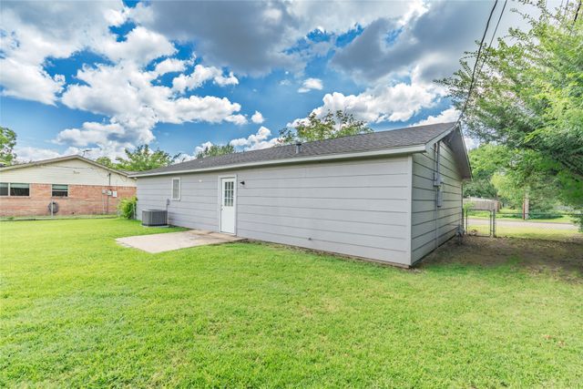 3407 Highmeadow Lane, Greenville, TX 75402