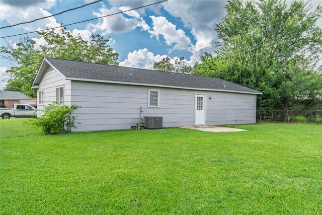 3407 Highmeadow Lane, Greenville, TX 75402