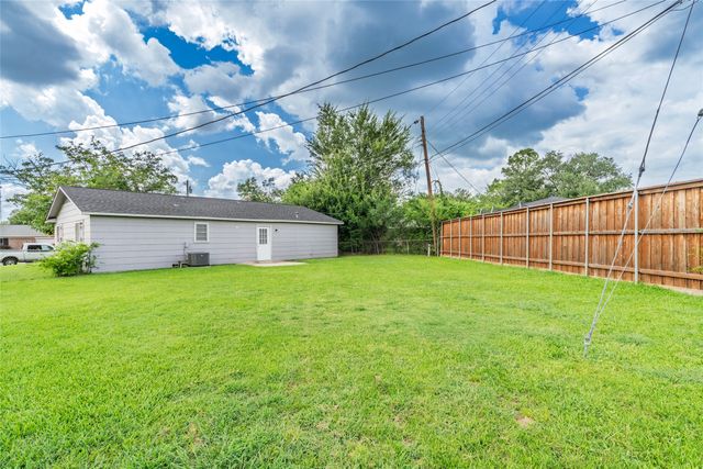 3407 Highmeadow Lane, Greenville, TX 75402