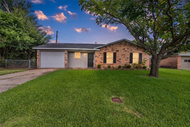 3407 Highmeadow Lane, Greenville, TX 75402
