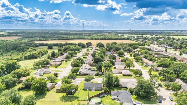 3407 Highmeadow Lane, Greenville, TX 75402