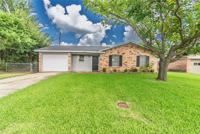 3407 Highmeadow Lane, Greenville, TX 75402