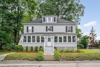 833 Lawrence St, Lowell, MA 01852
