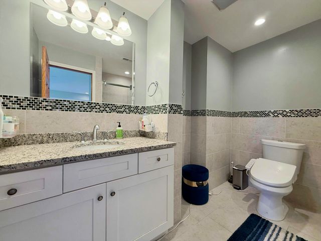 38 Ct of Greenway, Northbrook, IL 60062