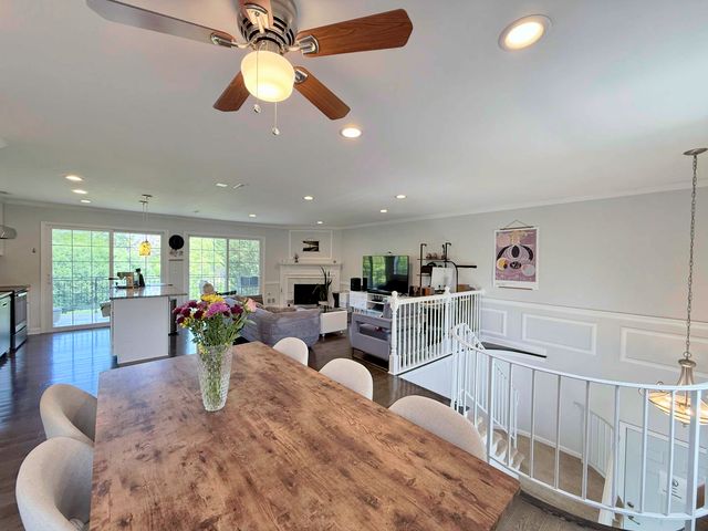 38 Ct of Greenway, Northbrook, IL 60062
