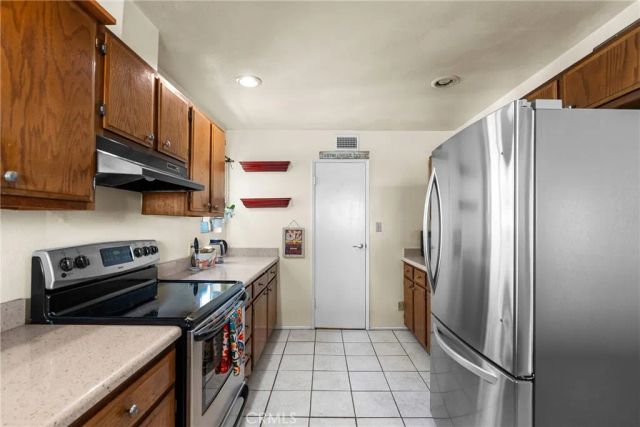23834 Box Canyon Rd, West Hills, CA 91304
