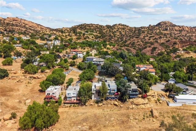 23834 Box Canyon Rd, West Hills, CA 91304