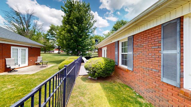 109 Horseshoe Ct, Shelbyville, TN 37160