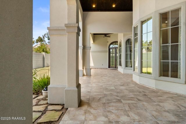 700 Farmington Drive, Lafayette, LA 70503