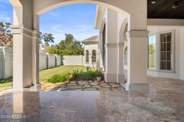 700 Farmington Drive, Lafayette, LA 70503