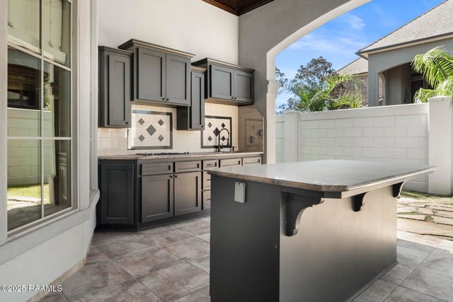 700 Farmington Drive, Lafayette, LA 70503