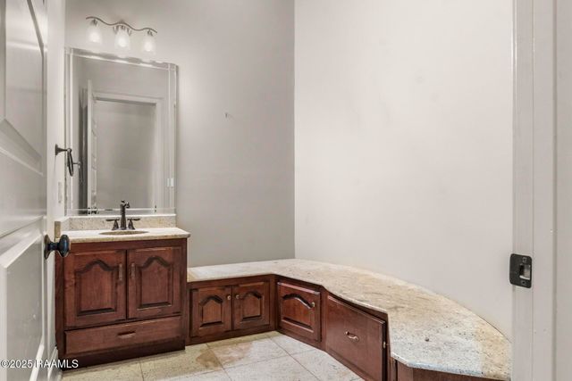 700 Farmington Drive, Lafayette, LA 70503