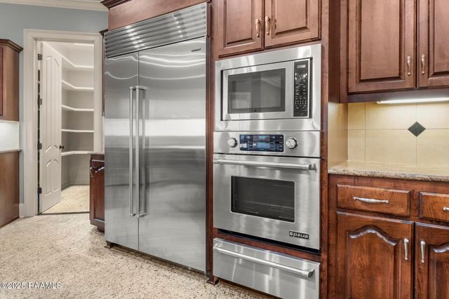 700 Farmington Drive, Lafayette, LA 70503