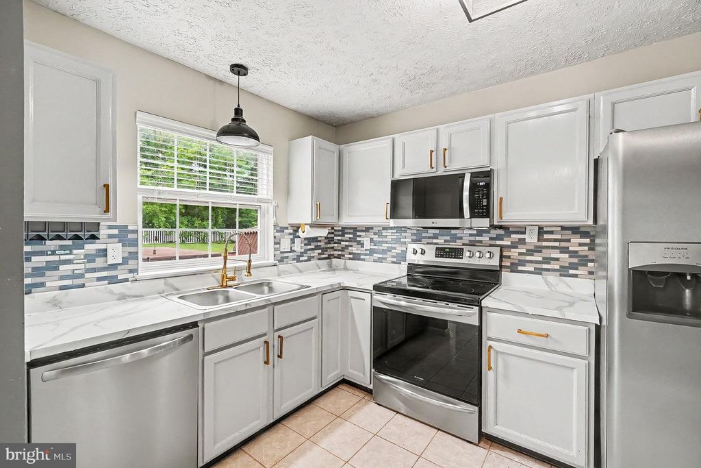 Image 10 of property listing at 504 E CRAIGHILL CHANNEL DR, Perryville, MD 21903