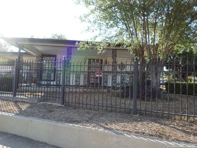 210 Carmen, San Antonio, TX 78207