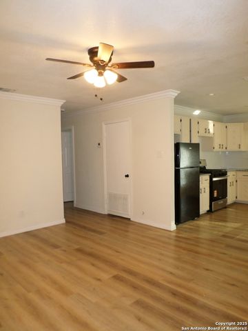 210 Carmen, San Antonio, TX 78207