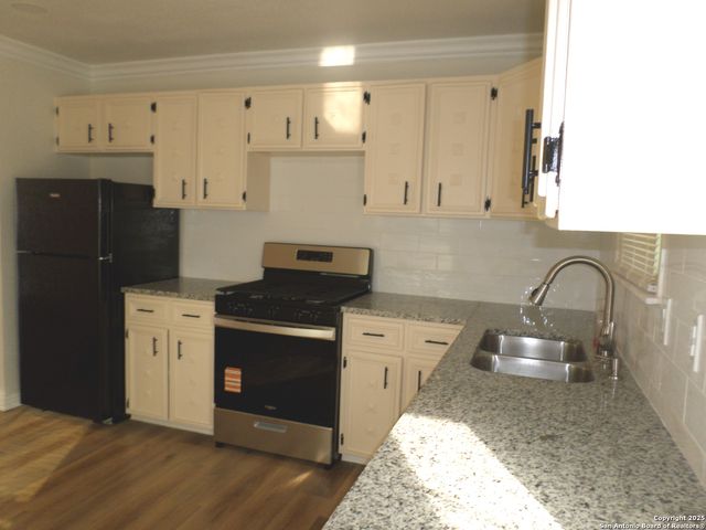 210 Carmen, San Antonio, TX 78207