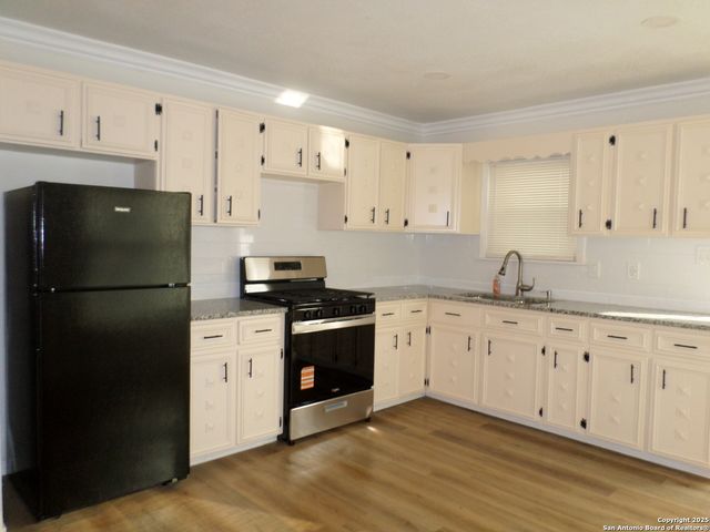 210 Carmen, San Antonio, TX 78207