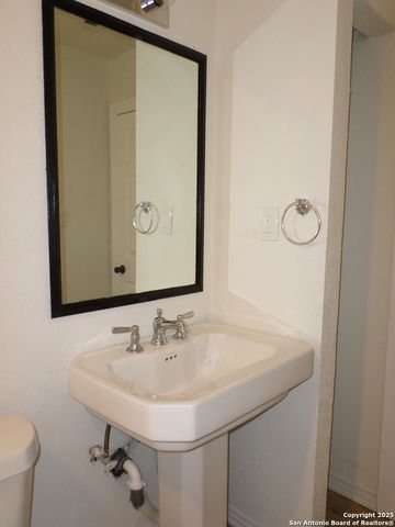 210 Carmen, San Antonio, TX 78207