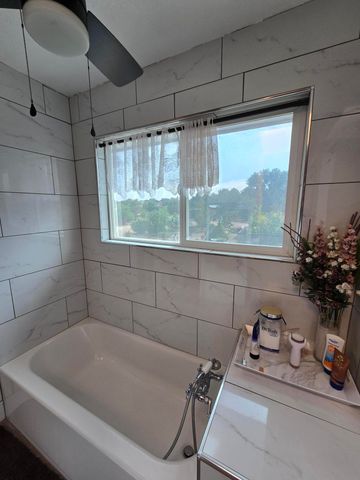 19 LISBON Avenue SE, Rio Rancho, NM 87124