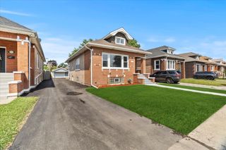 1706 S 9th Avenue, Maywood, IL 60153