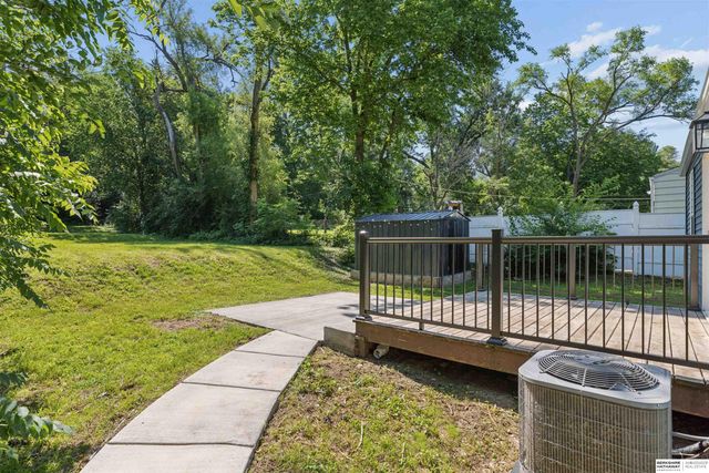 7019 N 33rd Street, Omaha, NE 68112